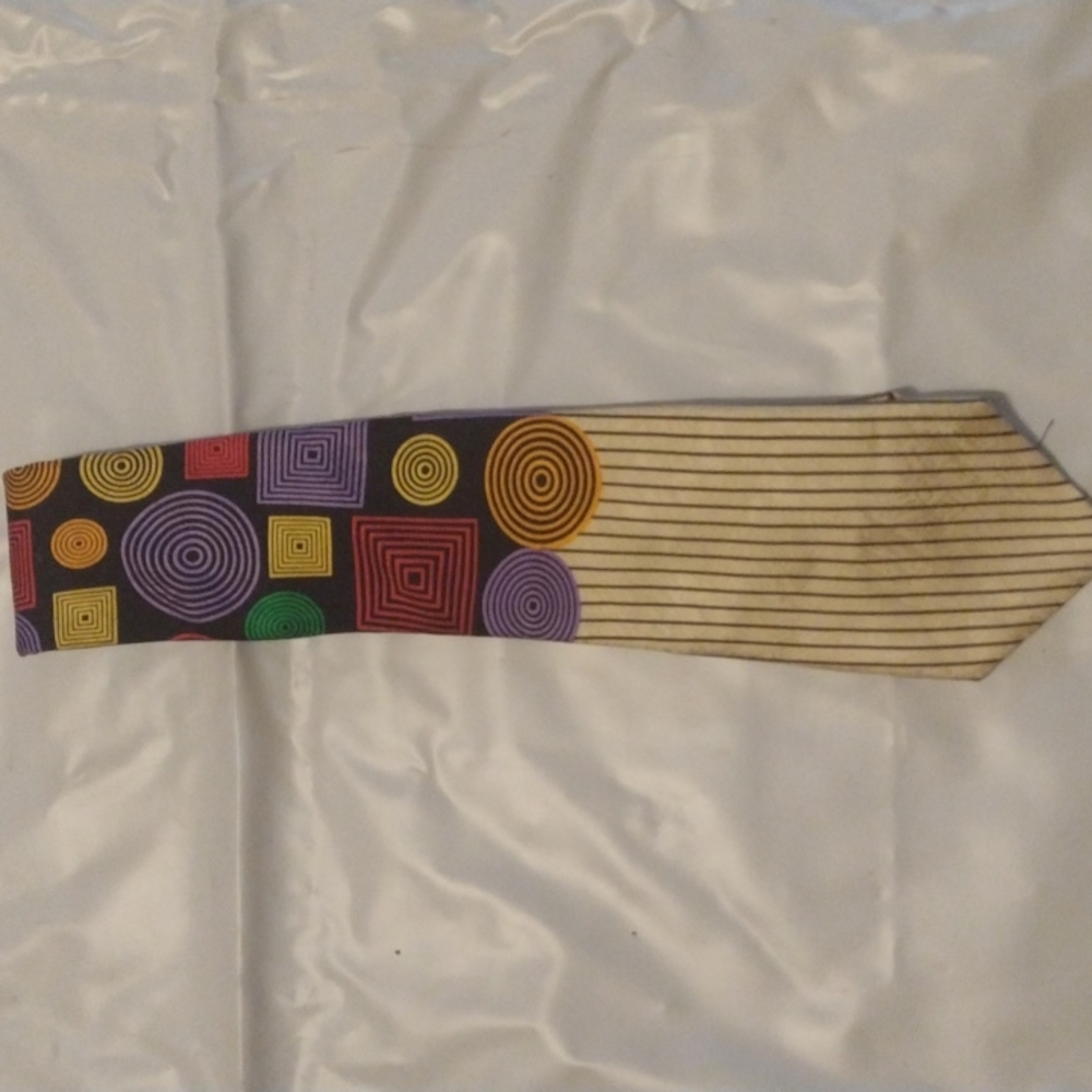 2 designer ties - Picture 2 of 4